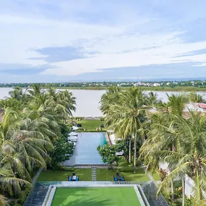 Emerald Riverside 4* הוי אן